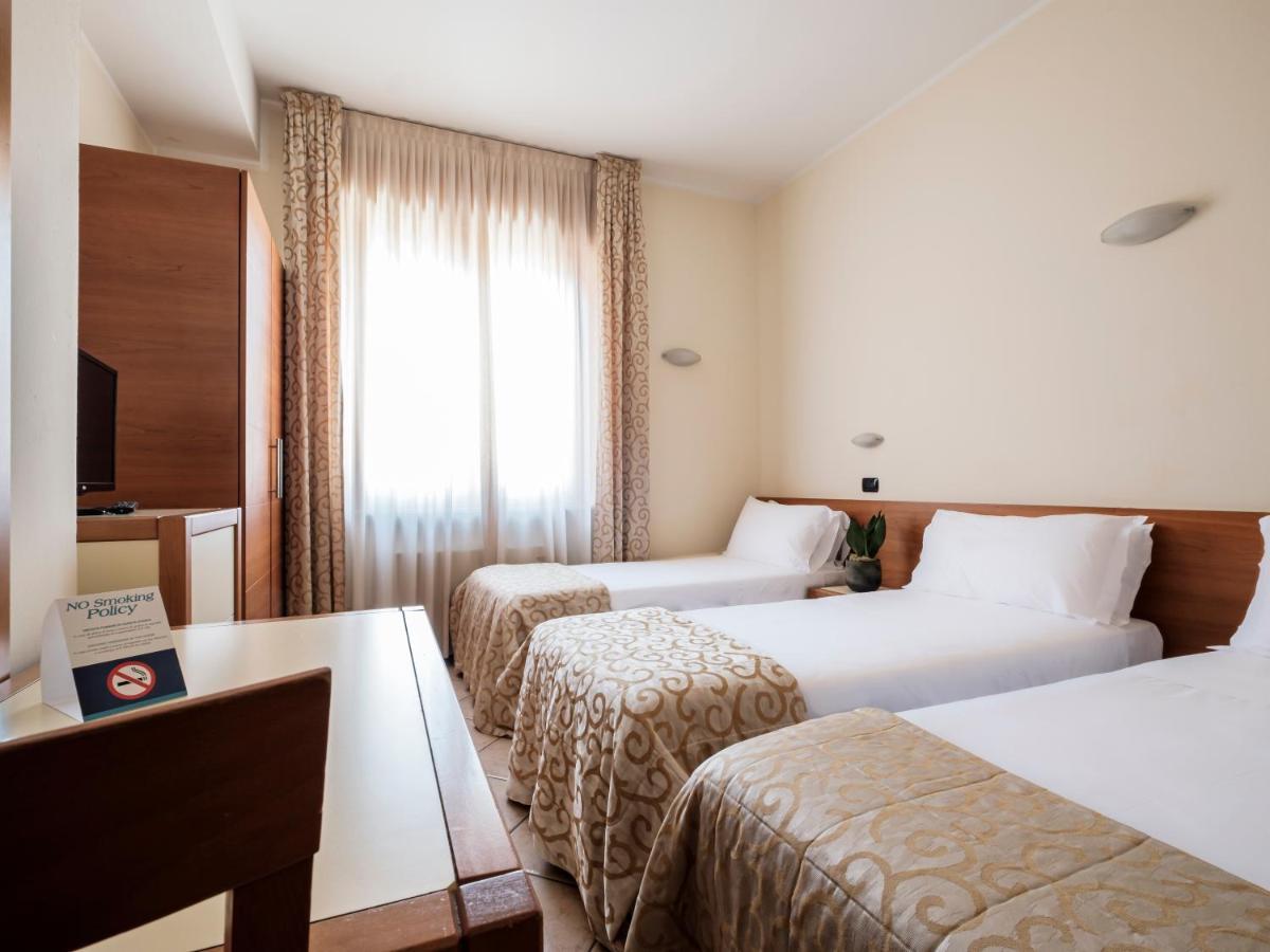 Hotel Lory Forlì Esterno foto