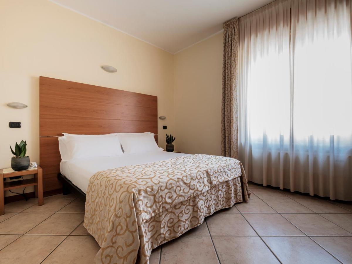 Hotel Lory Forlì Esterno foto