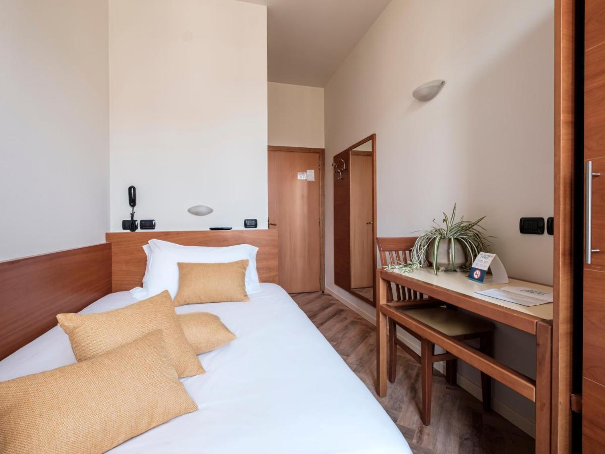 Hotel Lory Forlì Esterno foto
