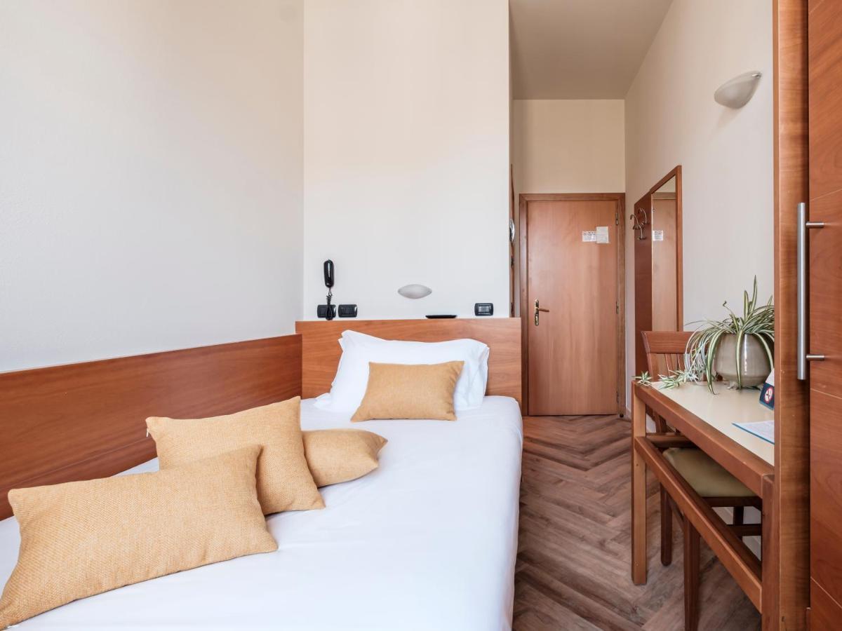 Hotel Lory Forlì Esterno foto